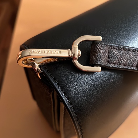 MK - Picture 12 of 14